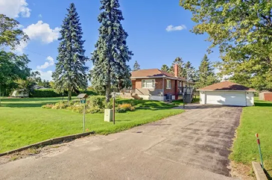 Peaceful & Cozy 3 Bedroom House In Newcastle, ON