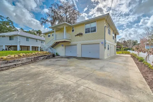 Withlacoochee River House w/ Dock + Kayaks! - WiFi