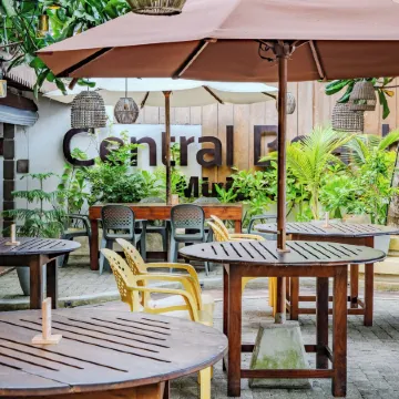 Central Beach Inn