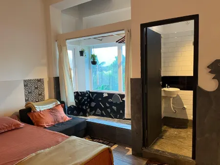 Nirman Homestay 5 Minutes Walk to Beach Отели рядом с достопримечательностью «Храм Джаганнатхи в Пури»