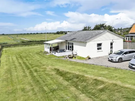 "Janin" - 400m from the Sea Отели в г. Hojer