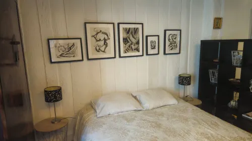 Separate master suite, 18th century residence