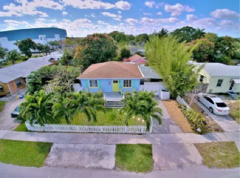 Lit's Keywest Home - Near the Beach, Marina, & More! Hotels near Peanut Island