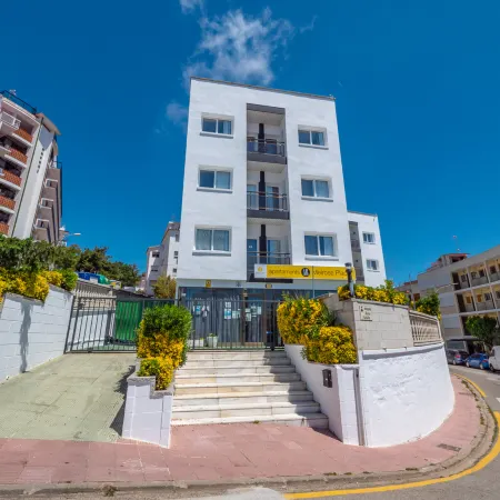 Apartamentos AR Melrose Place