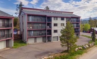 10 Min to Resort! Amazing Views & Sauna!