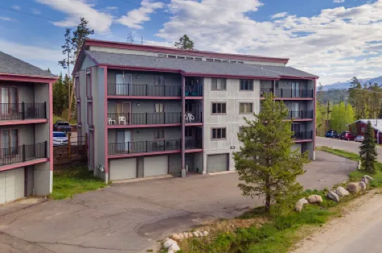 10 Min to Resort! Amazing Views & Sauna!