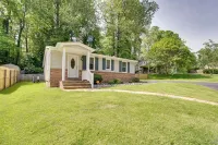 Walk to Beach: Charming Maryland Home w/ Yard! - Wifi