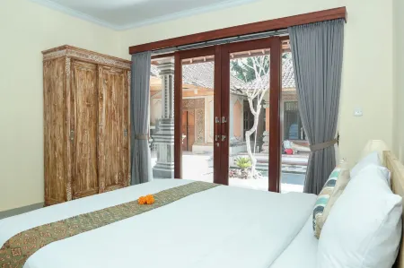 Vaneka Garden House Отели рядом с достопримечательностью «Pura Pusering Jagat»