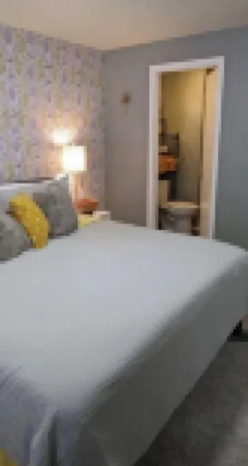 Chic 3/2 Private Firepit and Bunkroom Near Dwntn