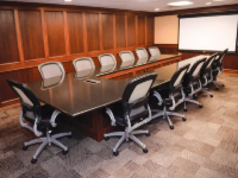 埃姆斯會議中心近 ISU 校園凱藝套房酒店 埃姆斯酒店