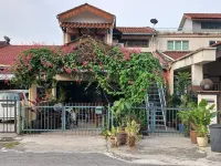 Serene Mountain Retreat in KL - Entire House for Rent
