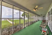Lakefront Livingston Home w/ Dock, 1 Mi to Launch! - Parkering