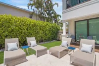 The Dream Delray/ 4 Br En-Suite Pool Home - شرفة