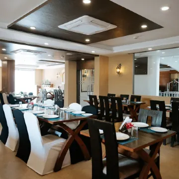 Daksh the Madhuvan Suites Dwarka