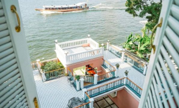 Hiranyakul House Riverside