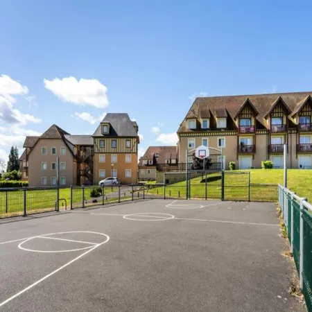 Apartment in Deauville near Beach & Golf Отели в г. Сент-Арну
