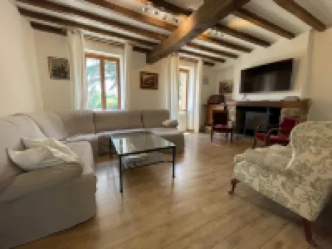 Luxurious Villa in Cazaubon with Swimming Pool Hotels in 