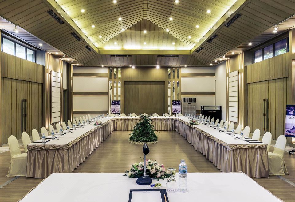 머큐어 고창 하이드어웨이 야경