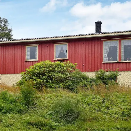 6 person holiday home in Halsanaustan