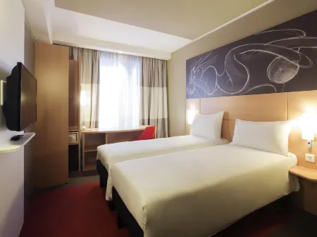 Ibis Yerevan Center Отели рядом с достопримечательностью «Площадь Свободы»