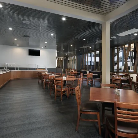 DoubleTree by Hilton Manhattan, KS