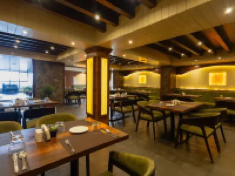 Sumitel Queens Yard Hotels in Darjeeling