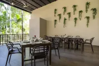 Stone Wood Premier Gokarna - breakfast
