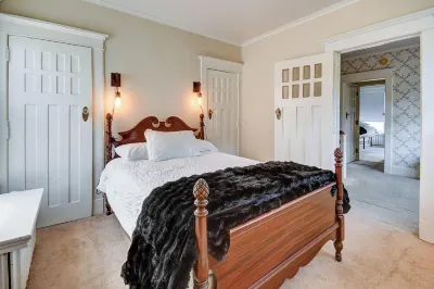 Upstate Affordable Victorian Home - Lots of Space -Long Term Rentals Welcome! Hotels near Down by the River