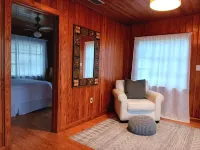 Briarcliff Cottage · Cozy 1950s Home Near Downtown