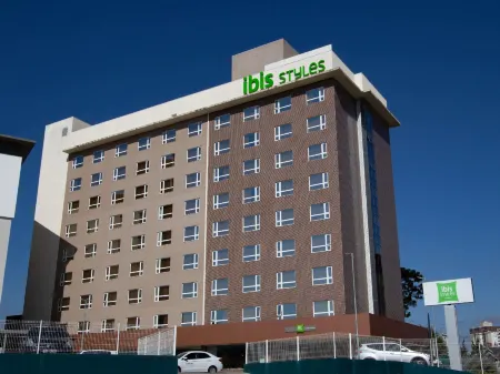 Ibis Styles Curitiba Aeroporto Отели в г. Сан-Жозе-дус-Пиньяйс