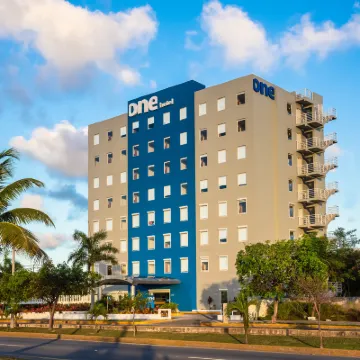 One Cancun Centro โรงแรมใกล้โชว์ไทม์คาราโอเกะบาร์