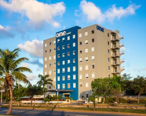 One Cancun Centro Hotels near Tecnologic Stadium