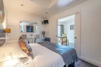 Strozzi Palace Suites by Mansley - Apartments