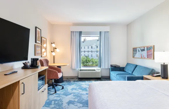 勞倫斯維爾德盧斯歡朋酒店