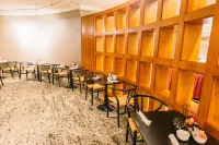 Crowne Plaza HARRISBURG-HERSHEY by IHG - breakfast