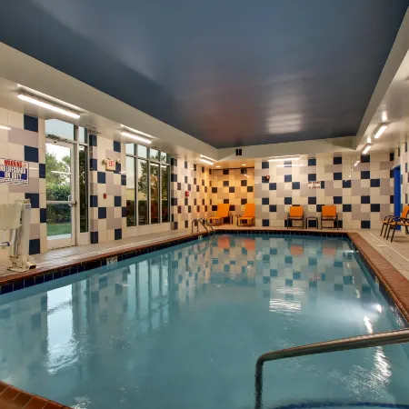 Holiday Inn Express LEXINGTON NORTH-GEORGETOWN by IHG