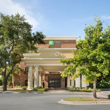 Holiday Inn Express & Suites CHARLESTON - MOUNT PLEASANT by IHG