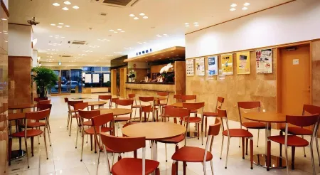 Toyoko Inn Hokkaido Sapporo-eki Kita-guchi Отели рядом с достопримечательностью «Shin Kotoni Shrine»