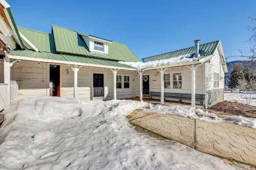 Fish, Hike & More: Garden Valley Family Home