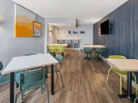 Spark by Hilton Waldorf ウォルドーフのホテル