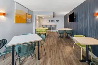 Spark by Hilton Waldorf Hotels in Waldorf