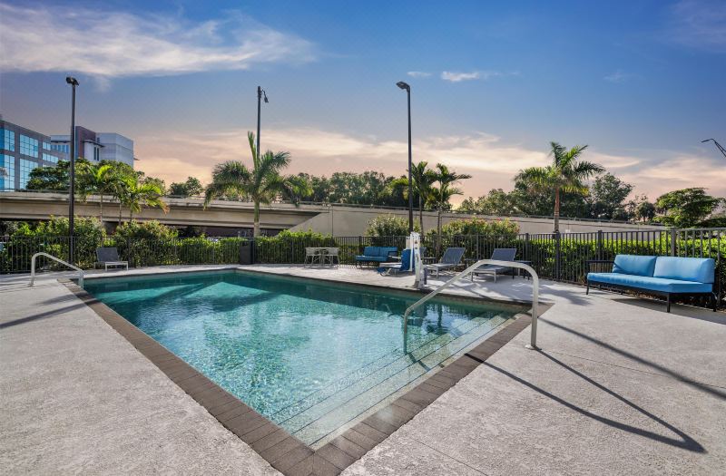 Hampton Inn by Hilton Fort Myers Downtown photo 2