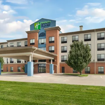Holiday Inn Express & Suites PRATT by IHG
