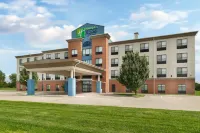 Holiday Inn Express & Suites Pratt Các khách sạn ở Pratt