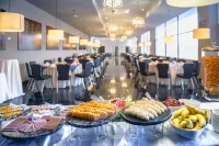 Wyndham Manta Sail Plaza Hotel and Convention Center