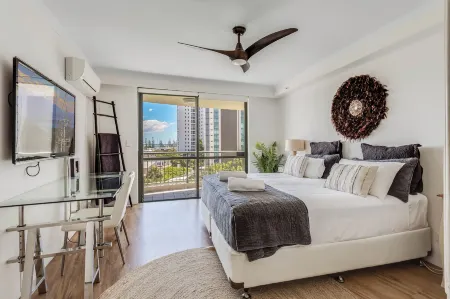 The Meriton on Main Beach Отели рядом с достопримечательностью «Willfish»