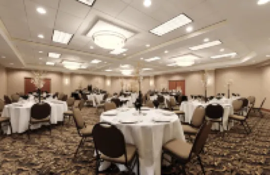 แฮมป์ตันอินน์แอนด์สวีทส์ แคนซัสซิตี้-คันทรี คลับ พลาซ่า