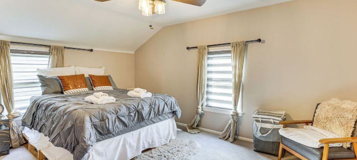 Cozy Home 4 Mi to YSU Campus: Penguins Welcome! Hotels in Mahoning County