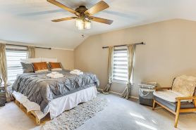 Cozy Home 4 Mi to YSU Campus: Penguins Welcome!