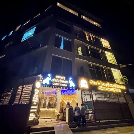 The Neeraj Ganga Rajmahal Wellness with Ganga View